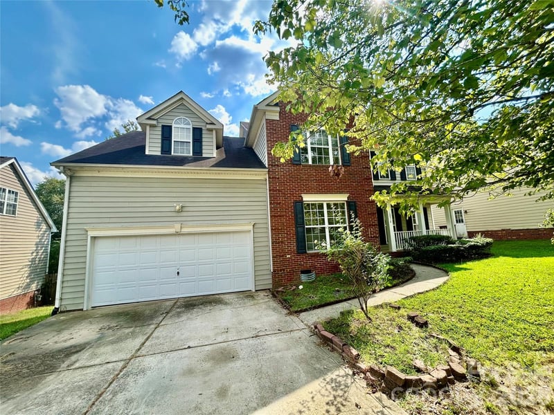 10514 Old Bridge Lane, Charlotte, NC - 4 beds, 3.5 baths, 2,629 sqft - $399,000