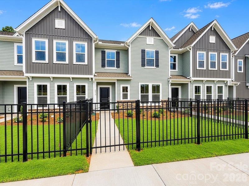 6613 Fire Lily Lane, Charlotte, NC - 3 beds, 2.5 baths, 1,725 sqft - $387,707