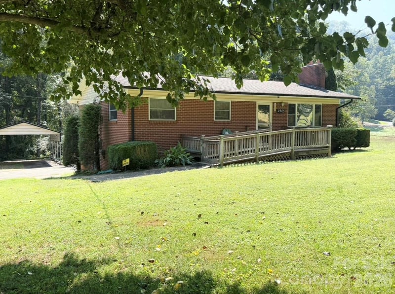 2985 Collettsville Road, Lenoir, NC - 2 beds, 1 bath, 950 sqft - $234,900