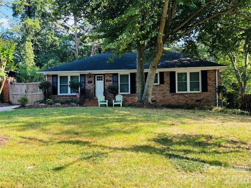 5344 Coburg Avenue, Charlotte, NC - 3 beds, 1.5 baths, 1,248 sqft - $1,700