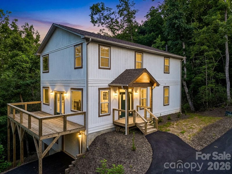 36 Pierpoint Drive, Lake Lure, NC - 6 beds, 4.5 baths, 3,233 sqft - $949,500
