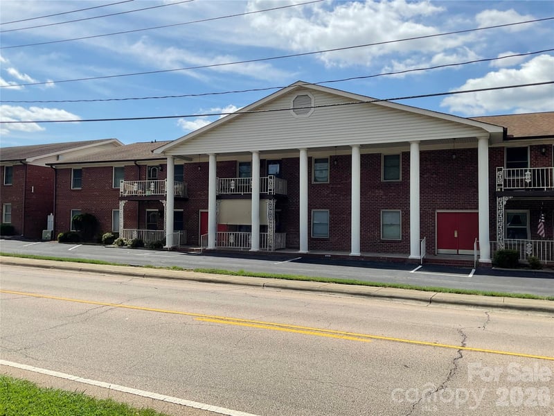 2116 S Main Street, Kannapolis, NC - 2 beds, 2 baths, 999 sqft - $165,000