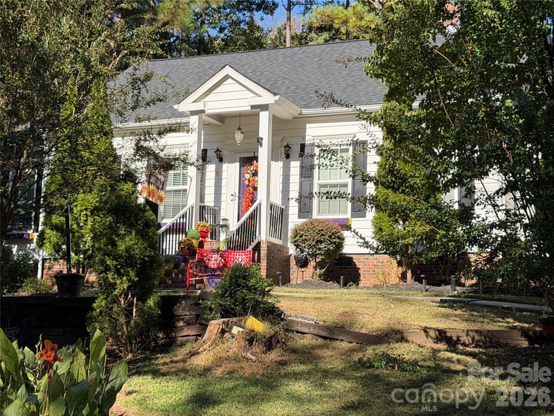 1116 Somersby Lane, Matthews, NC - 3 beds, 2 baths, 1,738 sqft - $460,000