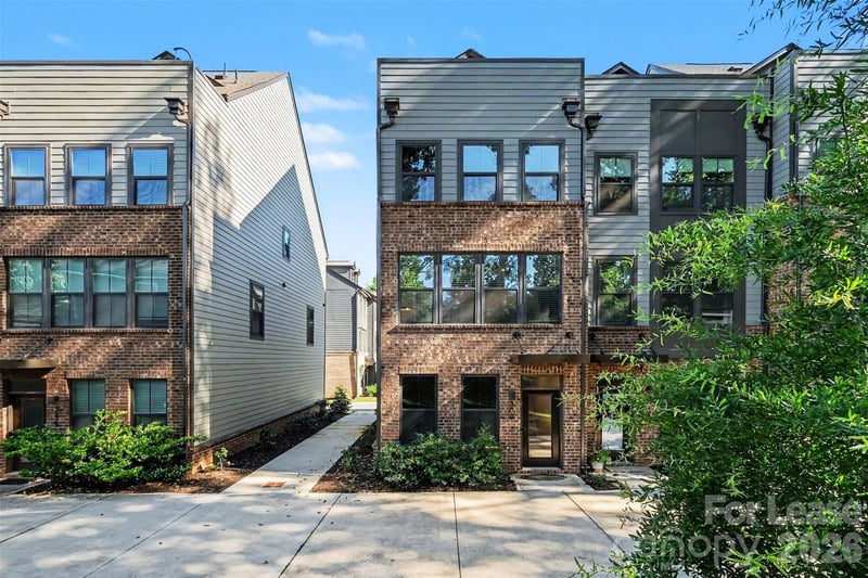 300 Twinflower Lane, Charlotte, NC - 3 beds, 3.5 baths, 1,707 sqft - $3,500/mo