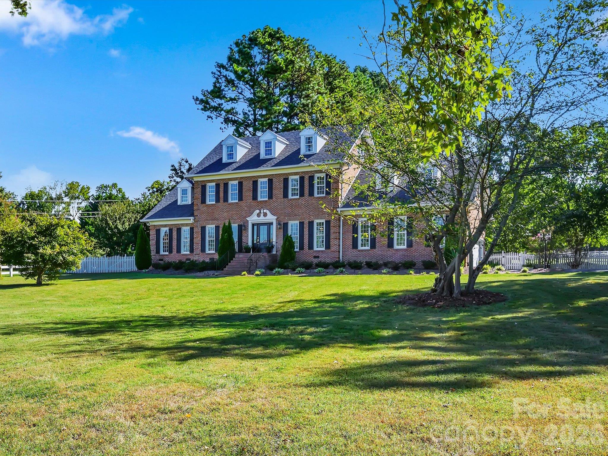 11215 Idlewild Rd, Mint Hill, NC 28105. property listing photo