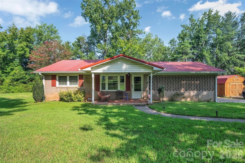5301 Dellinger Circle, Cherryville, NC - 2 beds, 1 bath, 1,134 sqft - $175,000