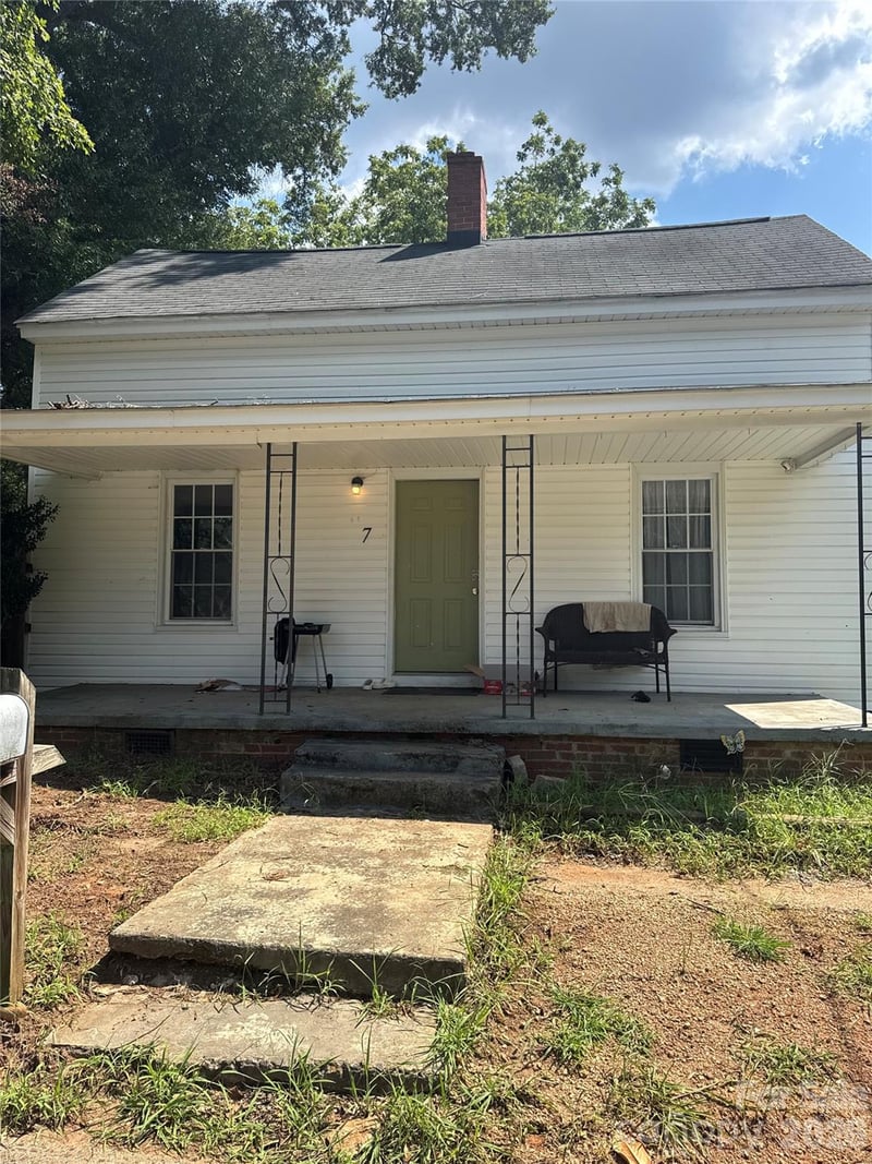 97 Peachtree Avenue NW, Concord, NC - 3 beds, 2 baths, 1,338 sqft - $250,000