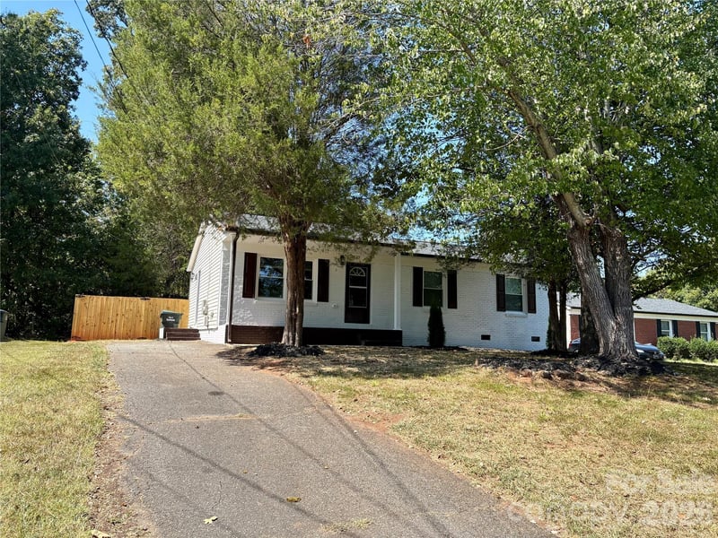 667 Kilborne Drive, Gastonia, NC - 3 beds, 1 bath, 1,092 sqft - $235,000