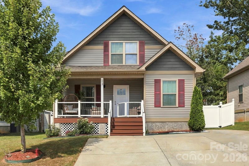 11 Yarrow Meadow Road, Weaverville, NC - 4 beds, 2.5 baths, 1,474 sqft - $455,000