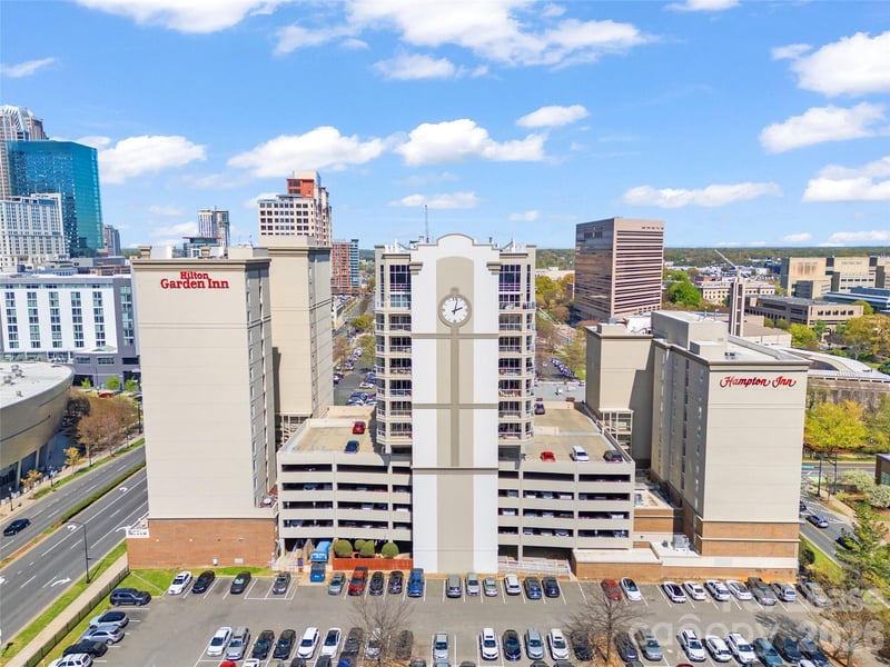 520 E Martin Luther King Boulevard Apt 1103, Charlotte, NC - 2 beds, 2.5 baths, 1,701 sqft - $3,500/mo