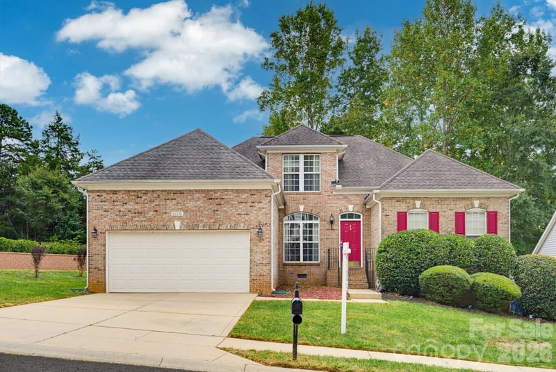 13330 Edgetree Drive, Pineville, NC - 3 beds, 2 baths, 2,088 sqft - $460,000