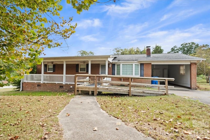 630 E Pigg Street, Pageland, SC - 3 beds, 2 baths, 1,380 sqft - $290,000