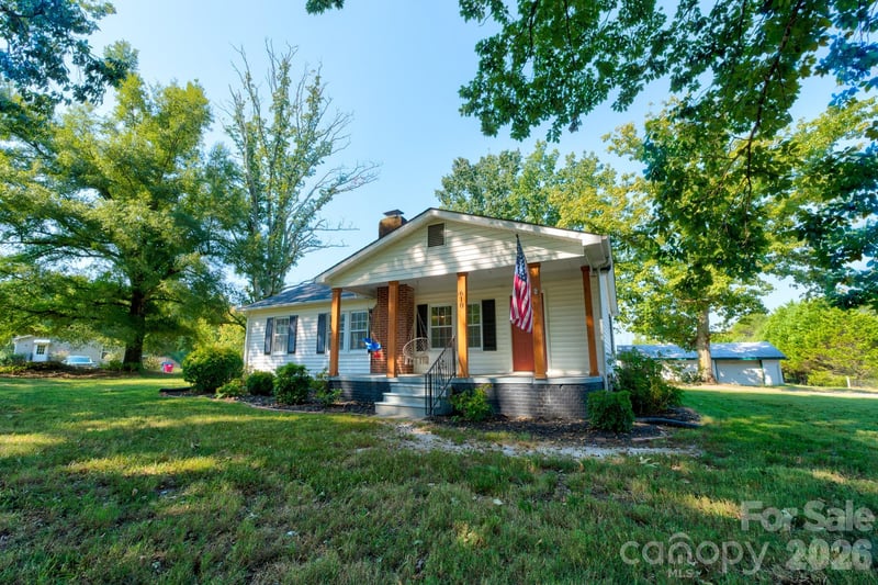 610 Helton Road, Cherryville, NC - 2 beds, 1 bath, 1,318 sqft - $249,900