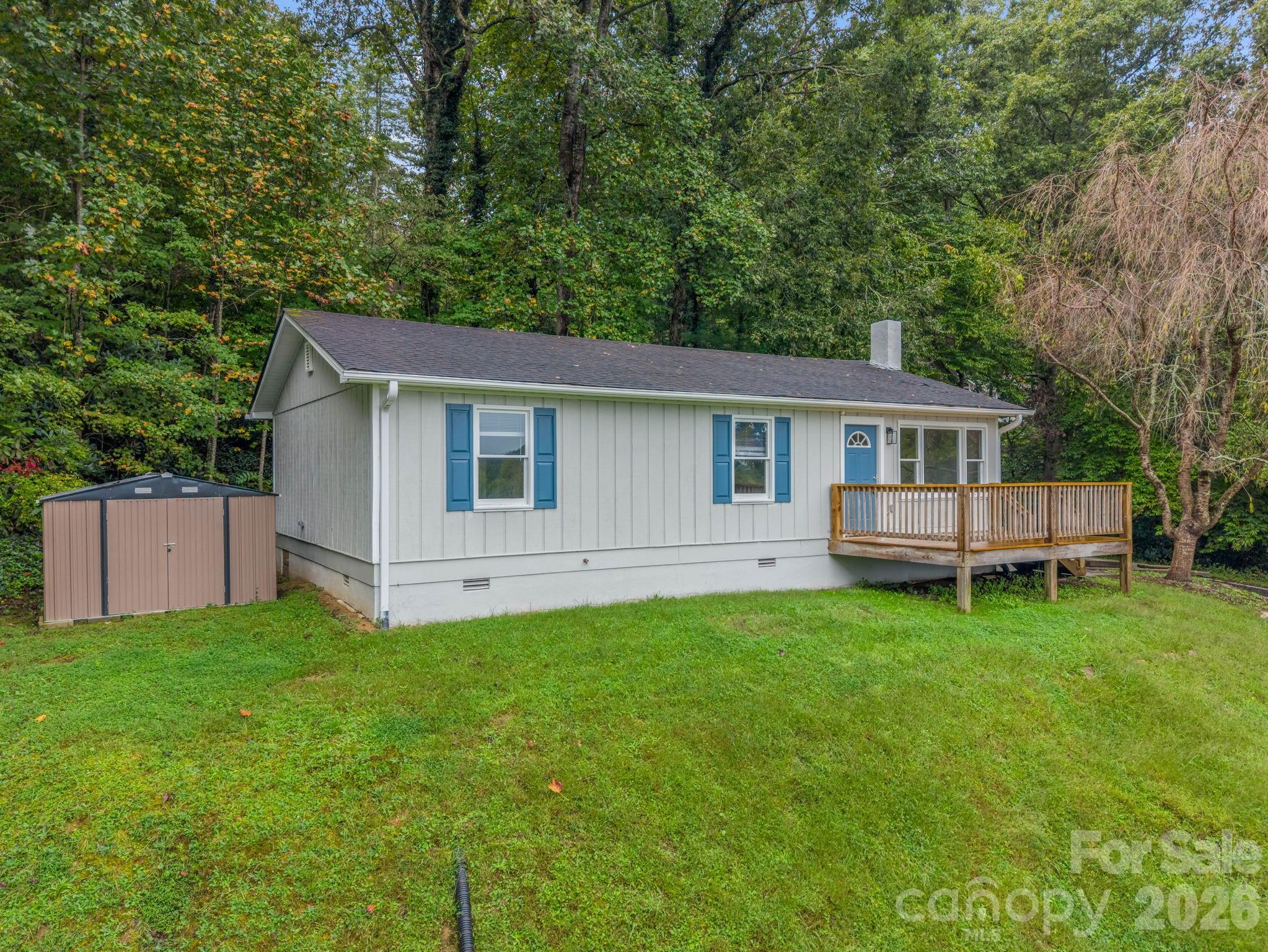 117 Drexel Rd, Hendersonville, NC 28739. property listing photo
