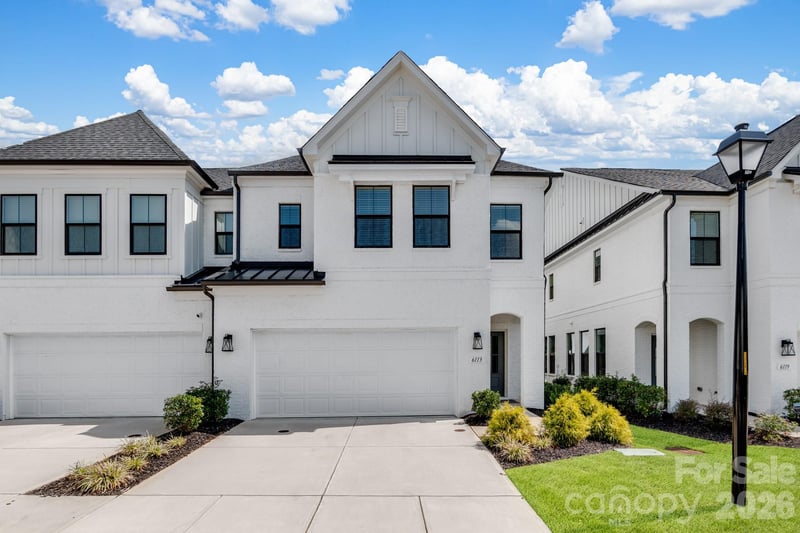 6113 Mariemont Circle, Charlotte, NC - 3 beds, 2.5 baths, 2,310 sqft - $699,000