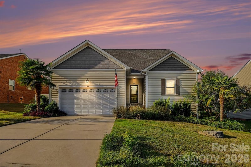 5184 Norway Lane, Rock Hill, SC - 5 beds, 3 baths, 2,812 sqft - $450,000