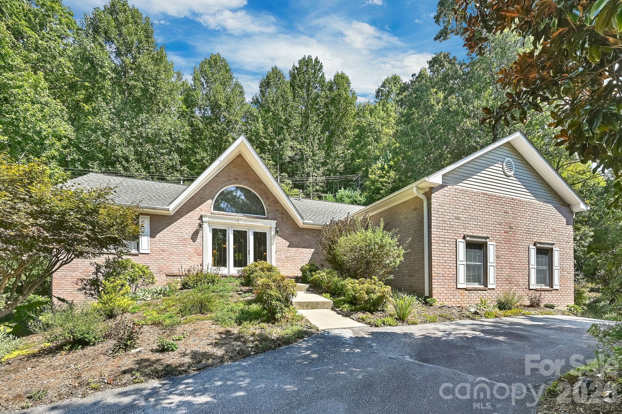 4311 Cove Loop Rd, Hendersonville, NC 28739. property listing photo
