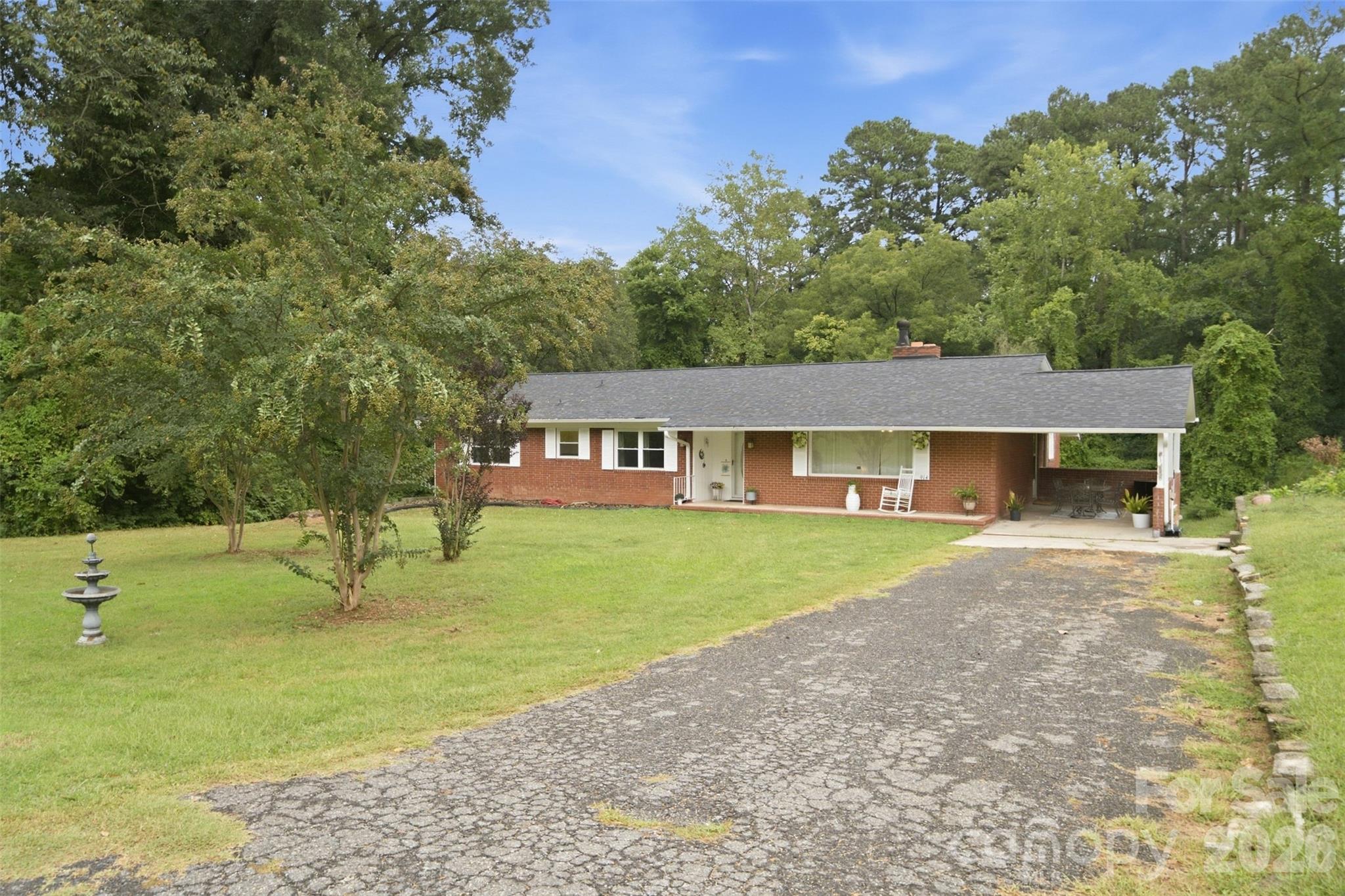 914 Springdale Ln, Gastonia, NC 28052. property listing photo