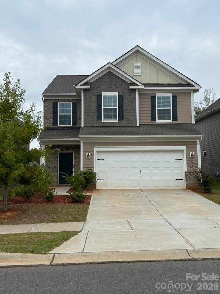 352 Runner Stone Lane, Fort Mill, SC - 4 beds, 2.5 baths, 2,152 sqft - $518,000