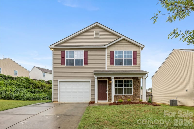 2824 Easton Knoll Drive, Dallas, NC - 3 beds, 2.5 baths, 1,775 sqft - $300,000