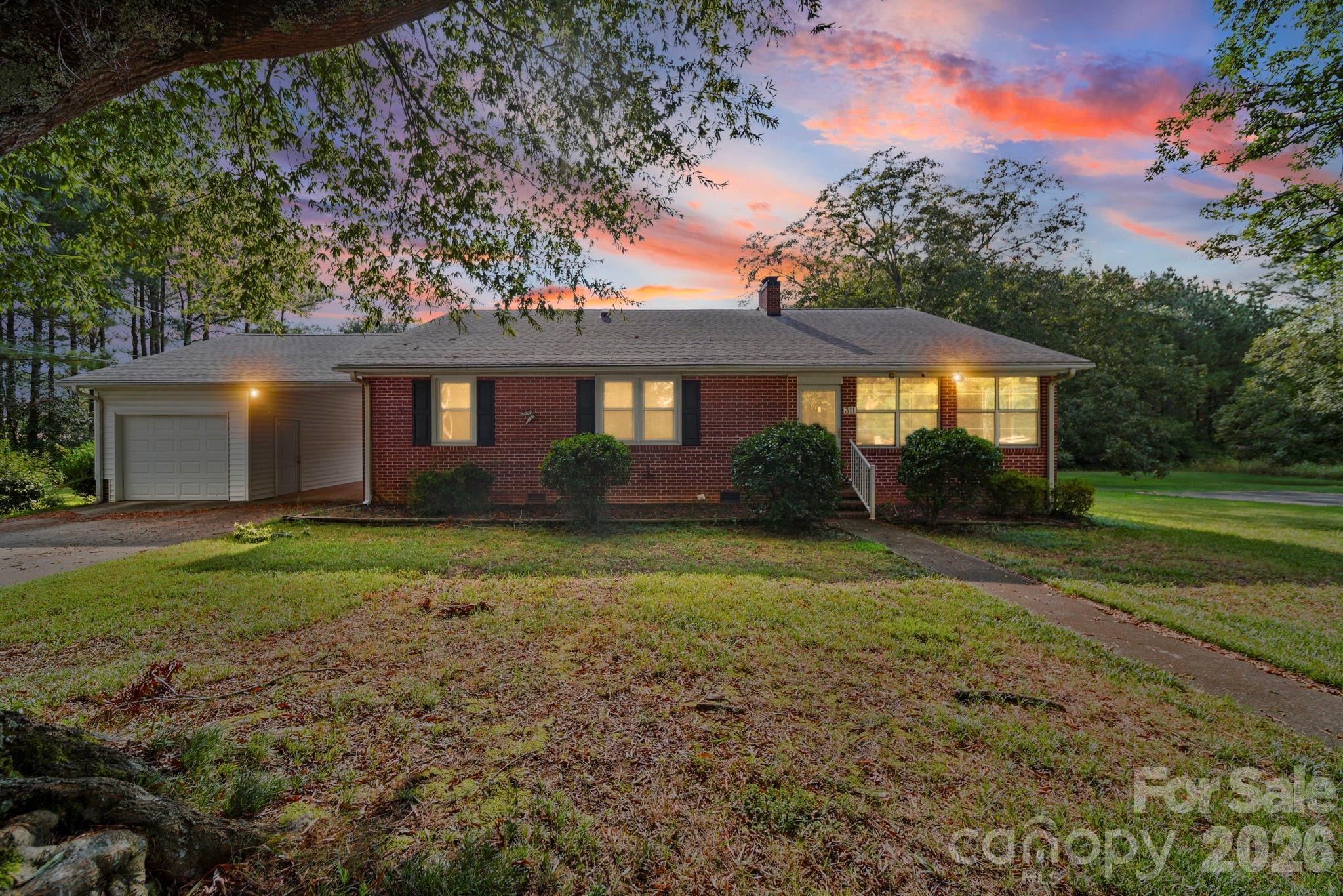 311 Old Nc 277 Loop Rd, Dallas, NC 28034. property listing photo