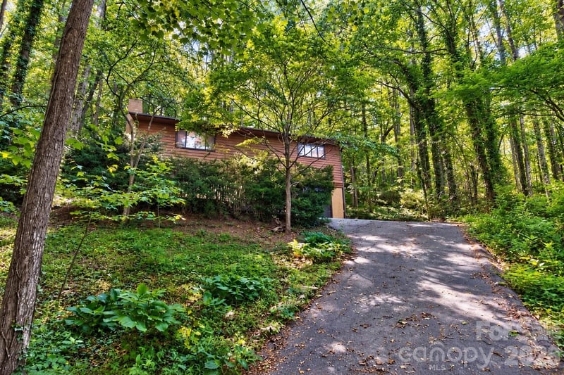 8 Shadywood Circle, Asheville, NC - 3 beds, 3 baths, 1,772 sqft - $378,400