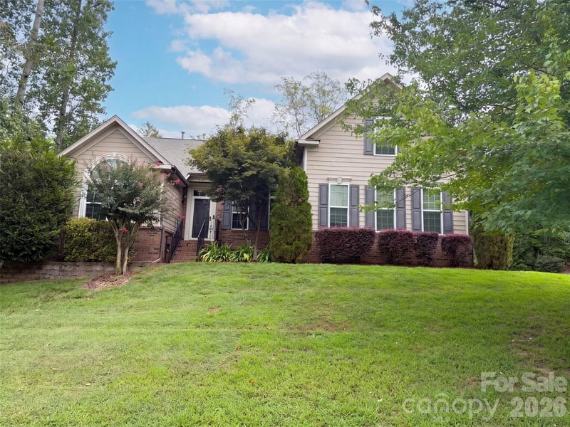 4018 Harmattan Drive, Denver, NC - 4 beds, 3 baths, 2,508 sqft - $520,000