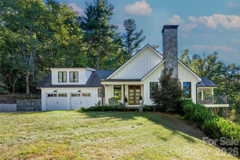 108 Wolf Shoals Drive, Hendersonville, NC - 3 beds, 4.5 baths, 3,714 sqft - $1,689,000