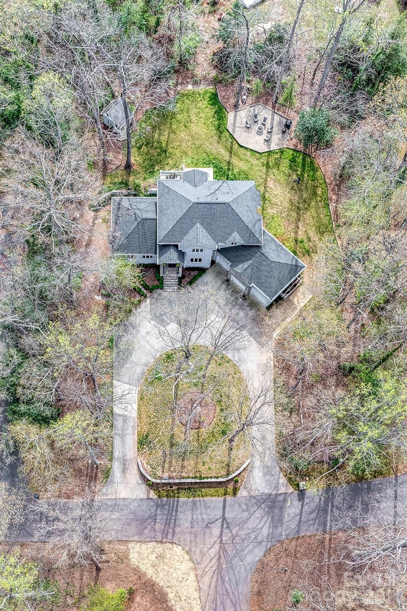 206 Vauxhall Drive, Shelby, NC - 5 beds, 4.5 baths, 5,680 sqft - $896,000