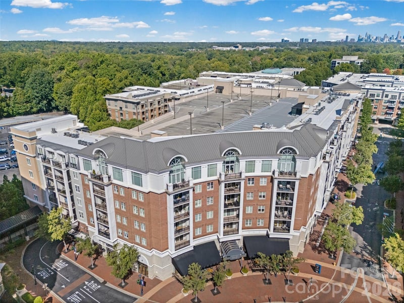 4620 Piedmont Row Drive W Apt 302, Charlotte, NC - 1 bed, 1 bath, 702 sqft - $260,000