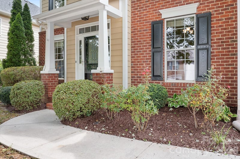 121 Middleton Place, Mooresville, NC - 5 beds, 2.5 baths, 2,567 sqft - $539,900