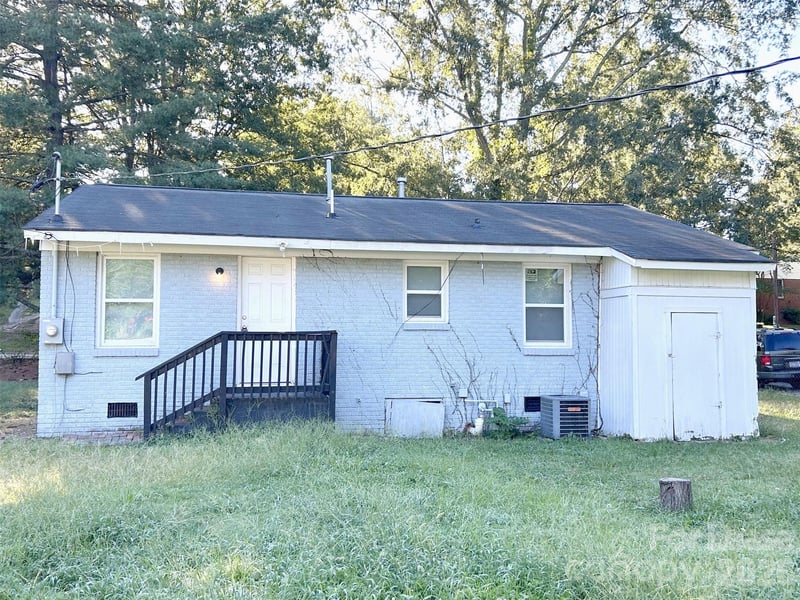 3000 Rodman Street, Charlotte, NC - 3 beds, 1 bath, 988 sqft - $1,395