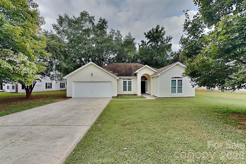 5611 Timbertop Lane, Charlotte, NC - 3 beds, 2 baths, 1,635 sqft - $339,900