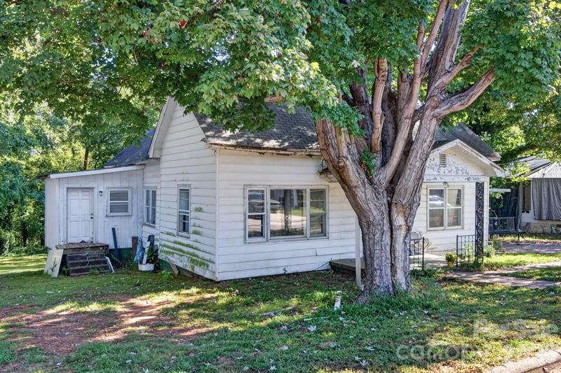 117 Mitchell Street, Salisbury, NC - 3 beds, 2 baths, 1,352 sqft - $100,000