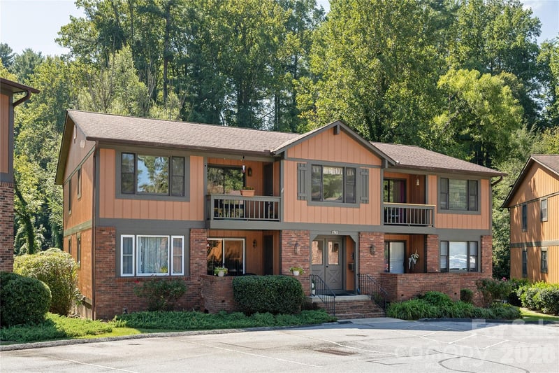 1743 Haywood Manor Road C, Hendersonville, NC - 2 beds, 2 baths, 1,068 sqft - $250,000