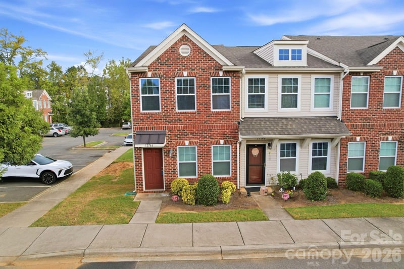 12766 Livengood Lane, Charlotte, NC - 2 beds, 2.5 baths, 1,315 sqft - $240,000