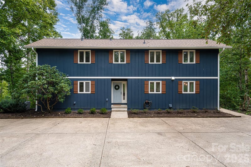 93 White Pine Drive, Fletcher, NC - 4 beds, 3 baths, 2,988 sqft - $600,000