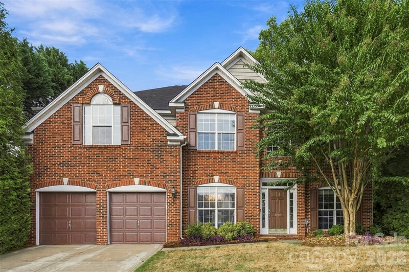 1909 Oroville Court, Charlotte, NC - 4 beds, 2.5 baths, 2,725 sqft - $565,000