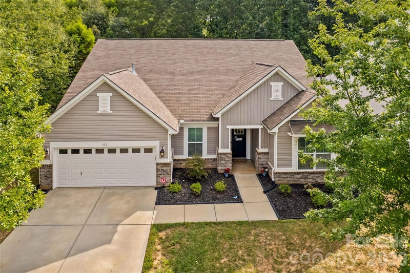 111 Paradise Hills Circle, Mooresville, NC - 4 beds, 3.5 baths, 2,770 sqft - $515,000