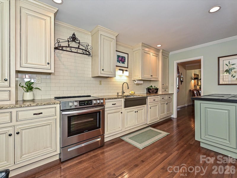 4313 Silo Lane, Charlotte, NC - 3 beds, 2.5 baths, 1,605 sqft - $478,000
