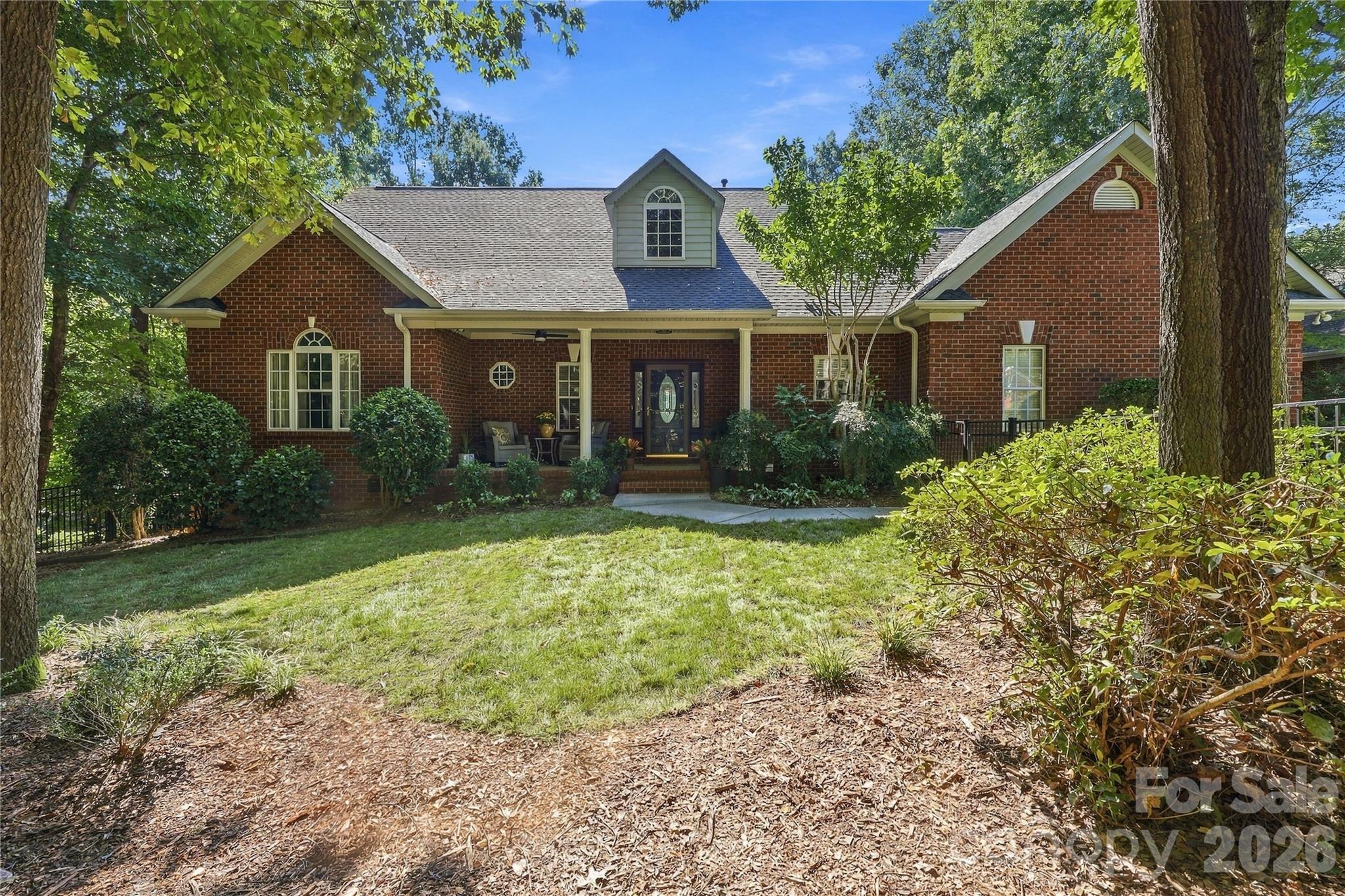 232 Pebble Stone Ln, Matthews, NC 28104. property listing photo