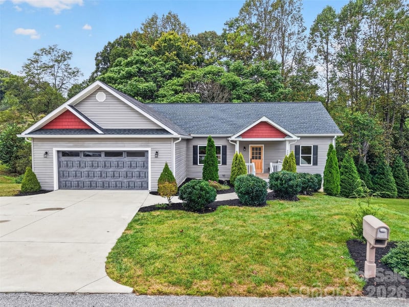 308 Beck Creek Circle, Flat Rock, NC - 4 beds, 3 baths, 2,750 sqft - $619,000