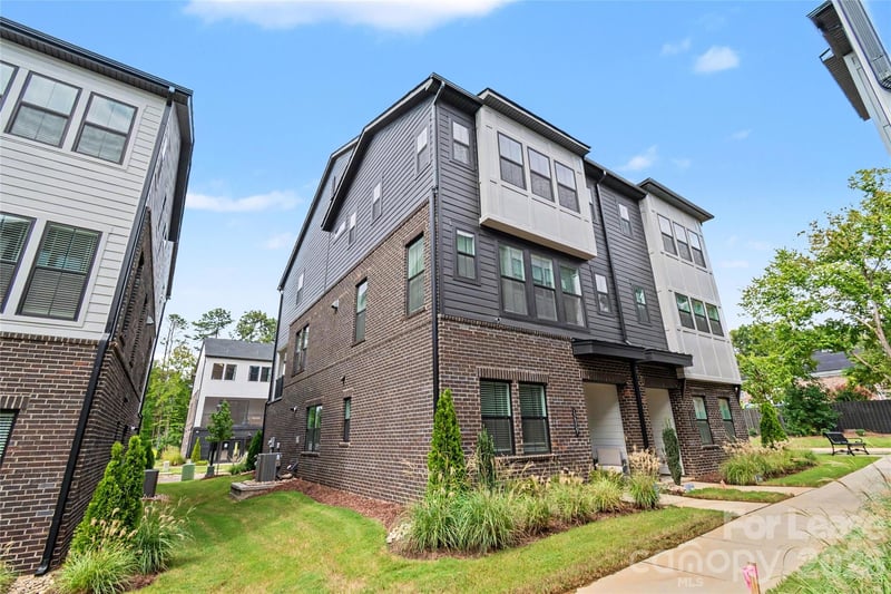 12009 Elsa Lane, Charlotte, NC - 4 beds, 3.5 baths, 3,200 sqft - $4,200/mo