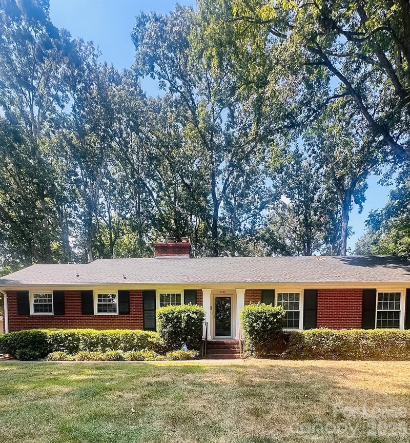 5320 Seacroft Road, Charlotte, NC - 3 beds, 2 baths, 1,531 sqft - $3,000/mo