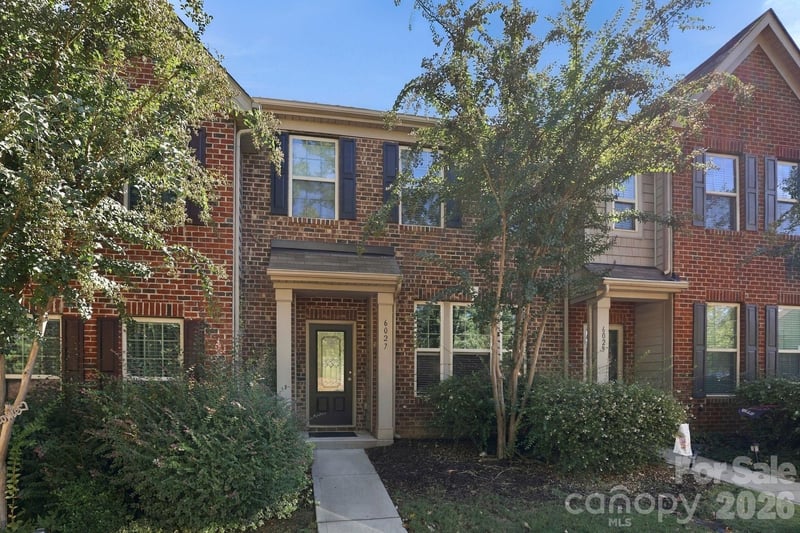 6027 Turkey Oak Lane, Fort Mill, SC - 3 beds, 2.5 baths, 1,988 sqft - $339,900