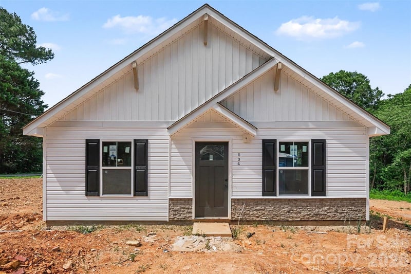 310 Magness Road, Shelby, NC - 2 beds, 2 baths, 840 sqft - $210,000