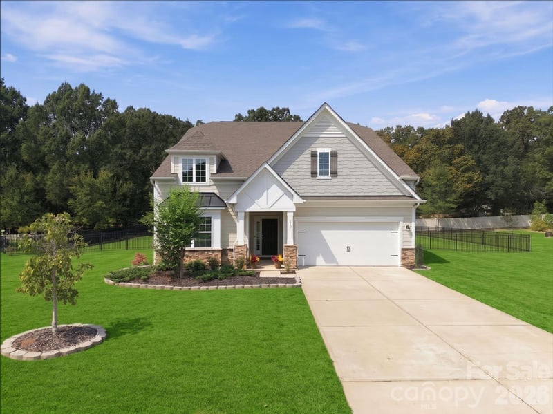 302 Samuel Street Apt 35, Matthews, NC - 3 beds, 2.5 baths, 2,221 sqft - $589,500