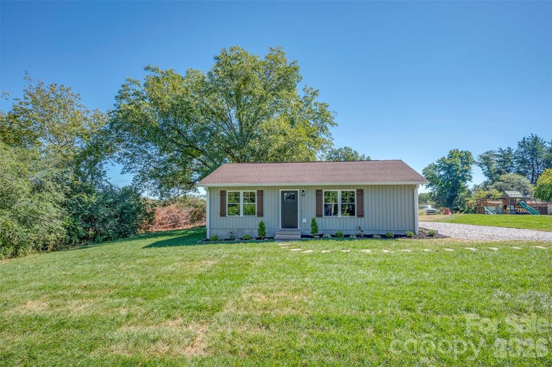 133 Sorrells Road, Rutherfordton, NC - 2 beds, 1 bath, 864 sqft - $229,900