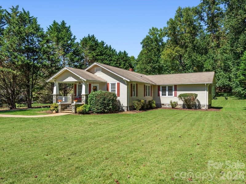 1308 Charlotte Highway, Fairview, NC - 3 beds, 2 baths, 1,681 sqft - $499,000