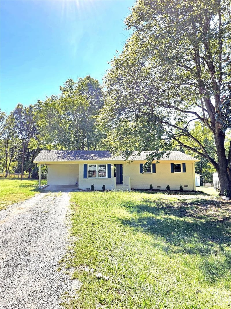 582 Winter Park Drive, Shelby, NC - 3 beds, 1 bath, 1,025 sqft - $225,000